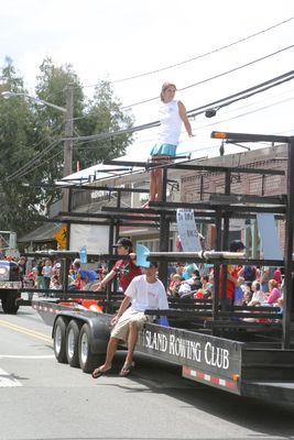 9813 Festival 05 Parade2