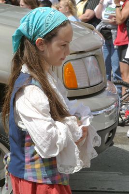 9841 Festival 05 Parade2