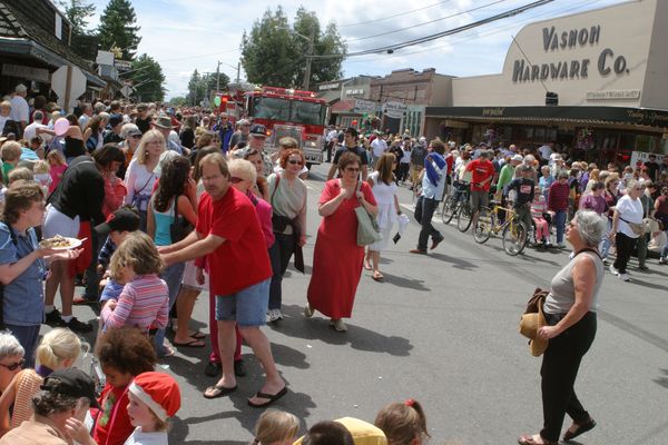 9843 Festival 05 Parade2
