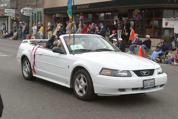 0710 Festival 05 Car Parade