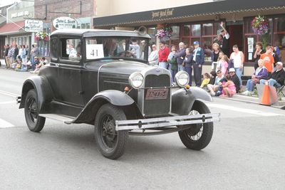 0730 Festival 05 Car Parade