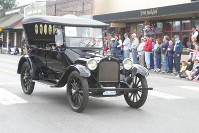 0733 Festival 05 Car Parade