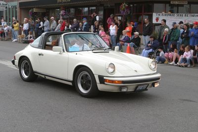 0743 Festival 05 Car Parade