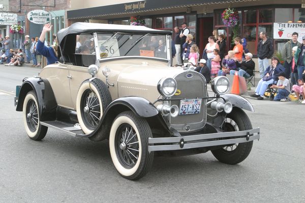 0750 Festival 05 Car Parade