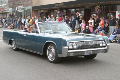 0757 Festival 05 Car Parade