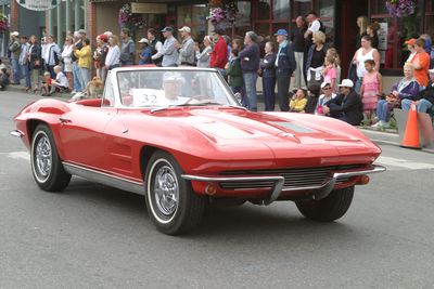 0764 Festival 05 Car Parade