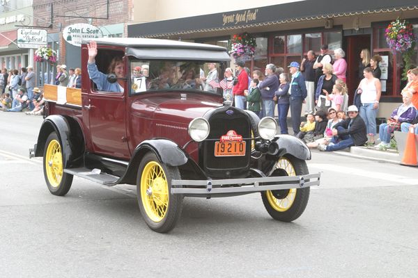 0766 Festival 05 Car Parade