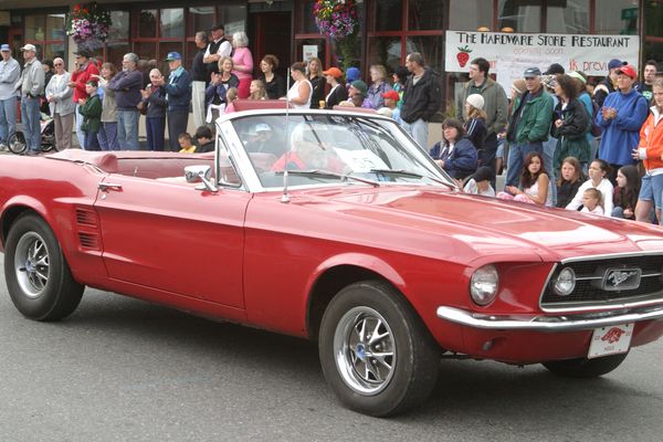 0784 Festival 05 Car Parade