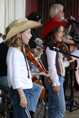 0954 Festival 05 Just Fiddlin Round