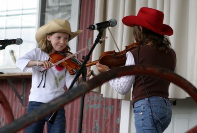 0975 Festival 05 Just Fiddlin Round