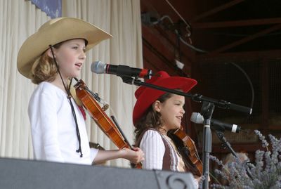 1053 Festival 05 Just Fiddlin Round