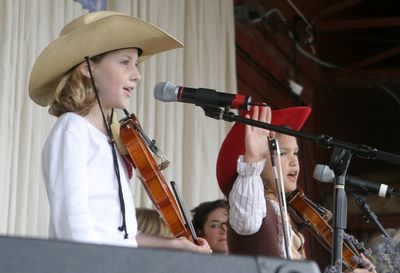 1059 Festival 05 Just Fiddlin Round