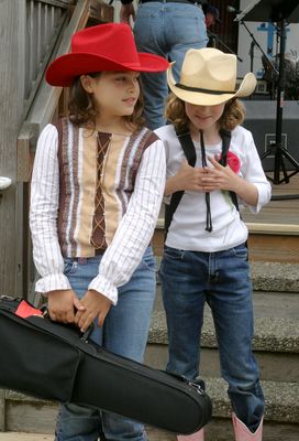 1107 Festival 05 Just Fiddlin Round