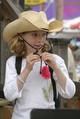 1112 Festival 05 Just Fiddlin Round