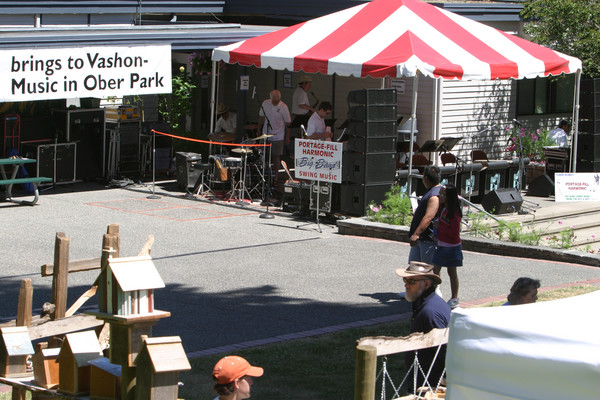 19581 Saturday Festival Scenes