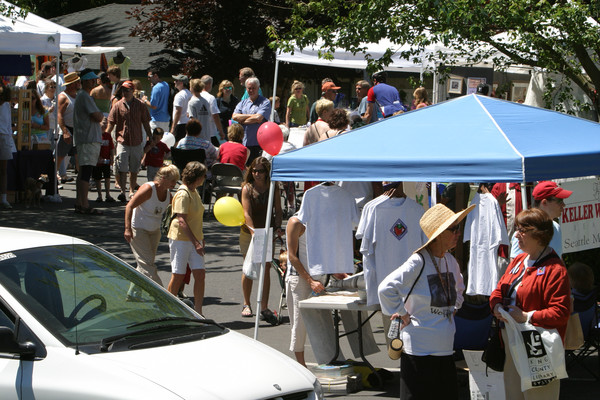 19587 Saturday Festival Scenes