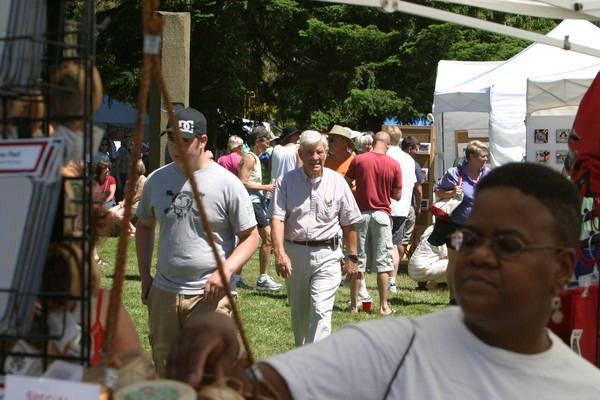 19592 Saturday Festival Scenes