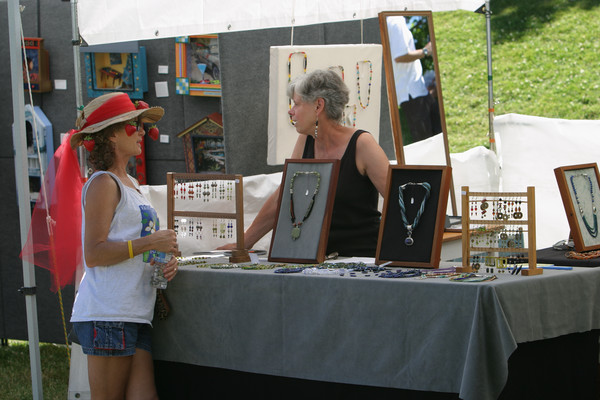 19816 Saturday Festival Scenes