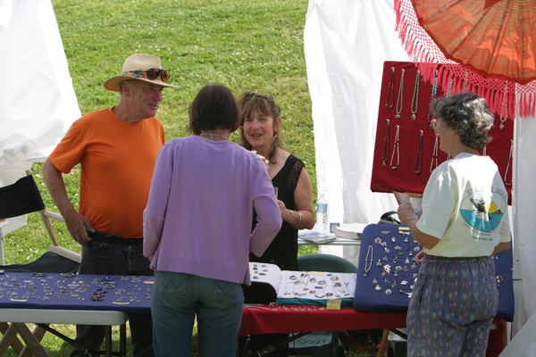 19831 Saturday Festival Scenes