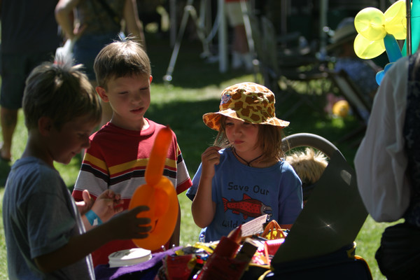 19853 Saturday Festival Scenes