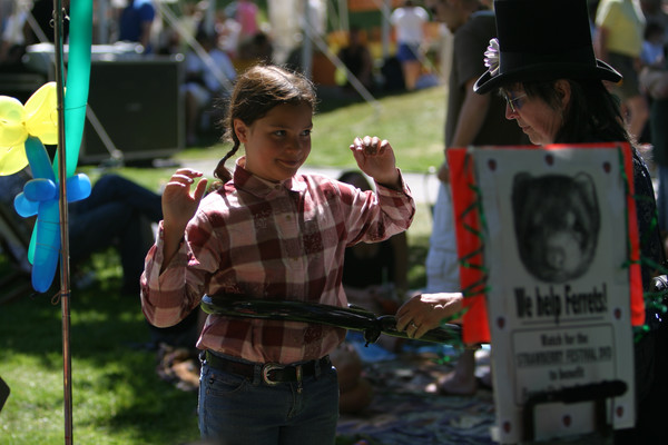 19855 Saturday Festival Scenes