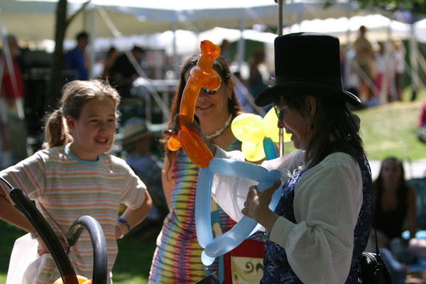 19879 Saturday Festival Scenes