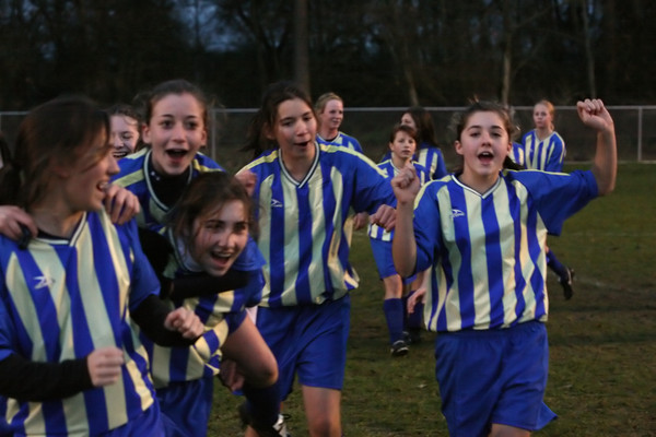 4512_McM_Girls_Soccer_v_Showalter_12112006
