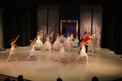 1544Nutcracker Sat