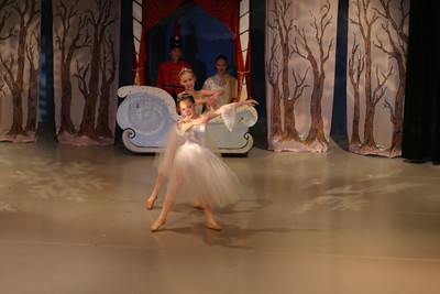 1548Nutcracker Sat