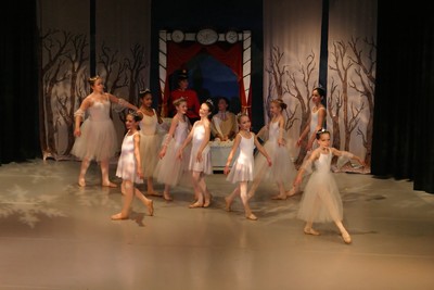 1572Nutcracker Sat