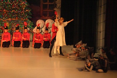 1806Nutcracker Sun