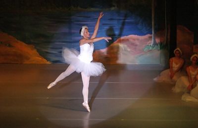 6780 Swan Lake