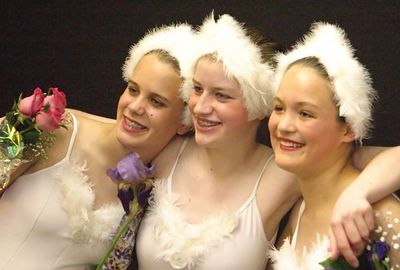 6892 Swan Lake