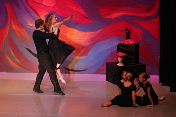 1647 the Black Gloves 101908