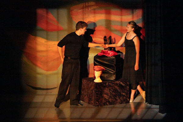 1719 the Black Gloves 101908