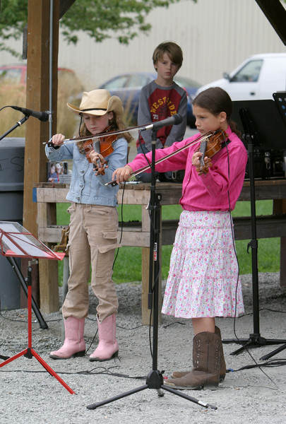 2629 Just Fiddlin Round at lunch