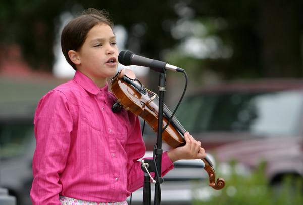 2652 Just Fiddlin Round at lunch