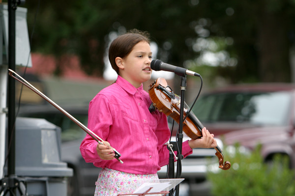 2658 Just Fiddlin Round at lunch