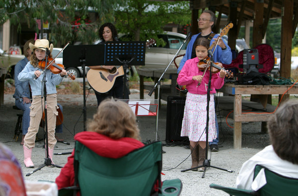 2666 Just Fiddlin Round at lunch