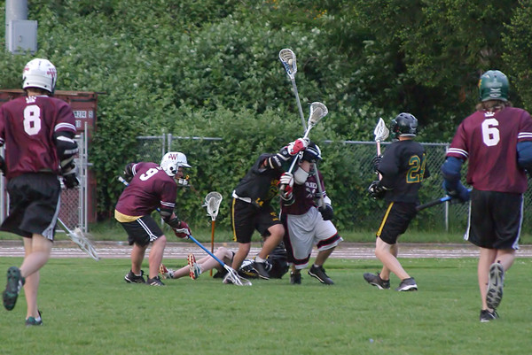 2477 Vultures v S Kitsap 051804