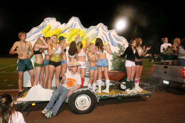 0355 VHS Homecoming 2006