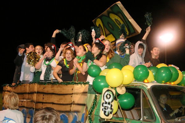 0372 VHS Homecoming 2006