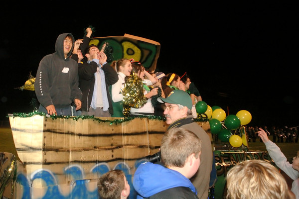 0376 VHS Homecoming 2006