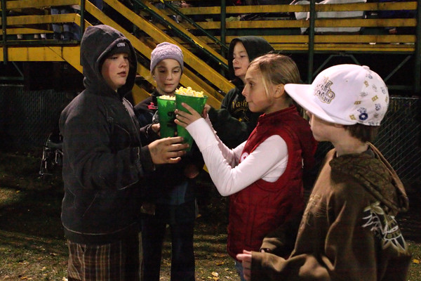 09968_VHS_Homecoming_2007_McM_Chautauqua_buds