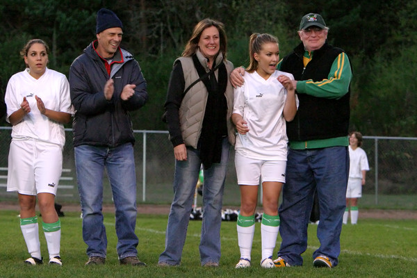 2143_G_Soccer_v_Orting