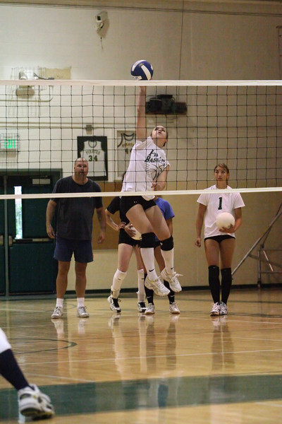 0487 VHS Volleyball practice 083007