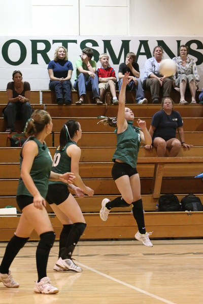 2542 Volleyball v Charles Wright 091107