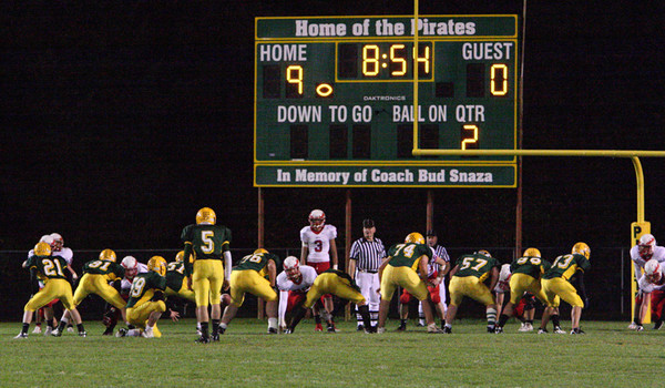 19696_VHS_Football_v_Life_Christian_101008