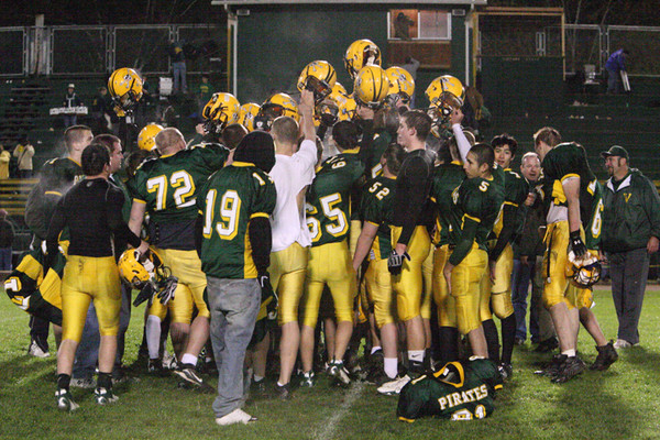 20575_VHS_Football_v_Life_Christian_101008