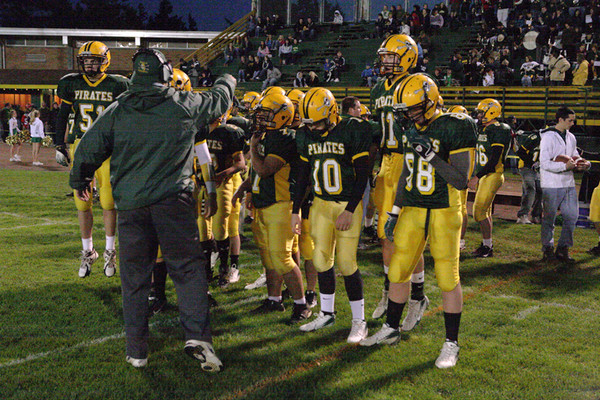 19456_VHS_Football_v_Life_Christian_101008